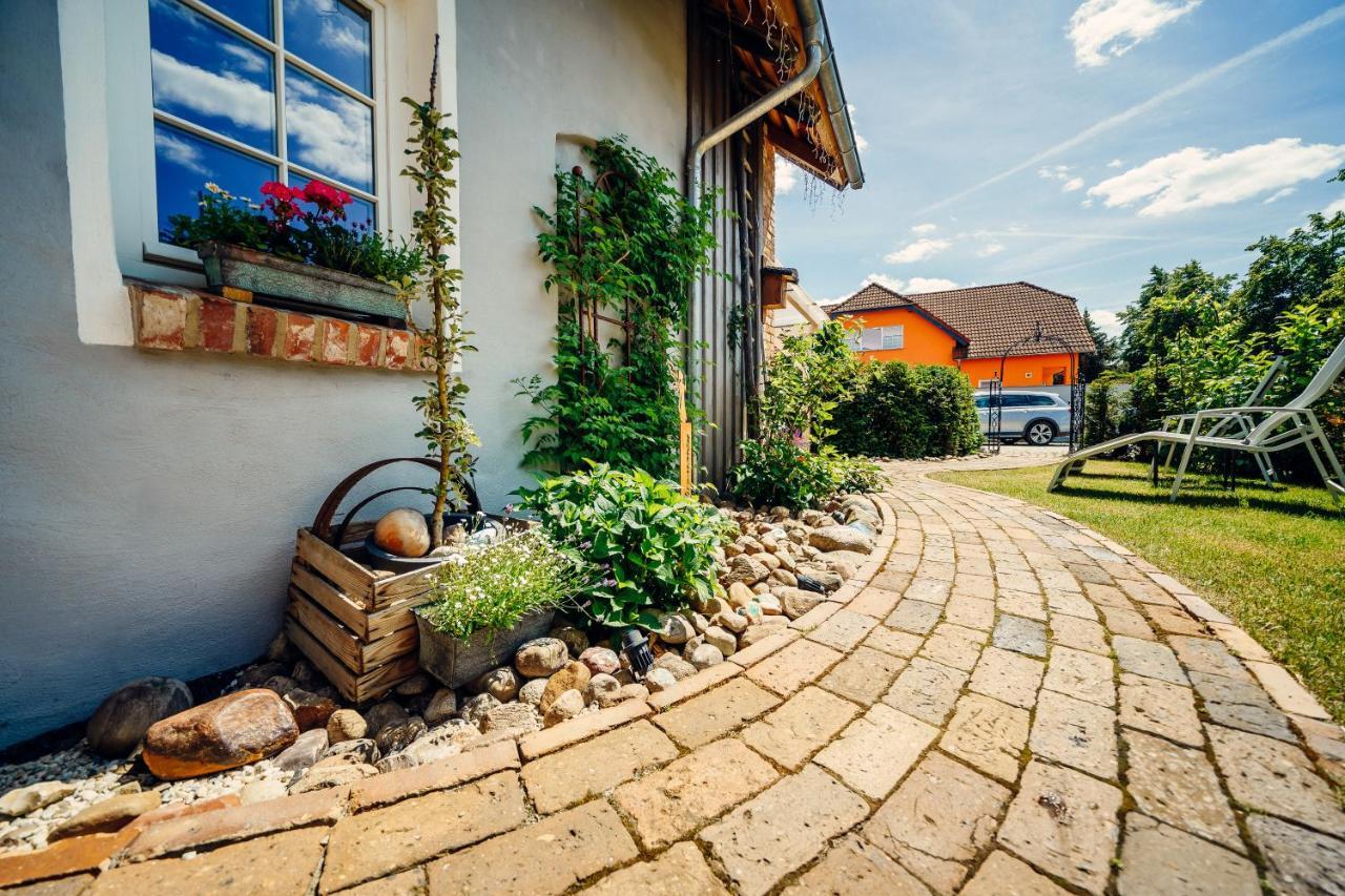 Altes Gewoelbe Mit Sauna Und Whirlpool Im Aussenbereich Elsterheide Exterior photo